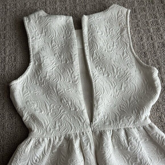Alya Sleeveless Top Ivory Off White Womens Size Small S Zip Floral Brocade - Picture 7 of 9